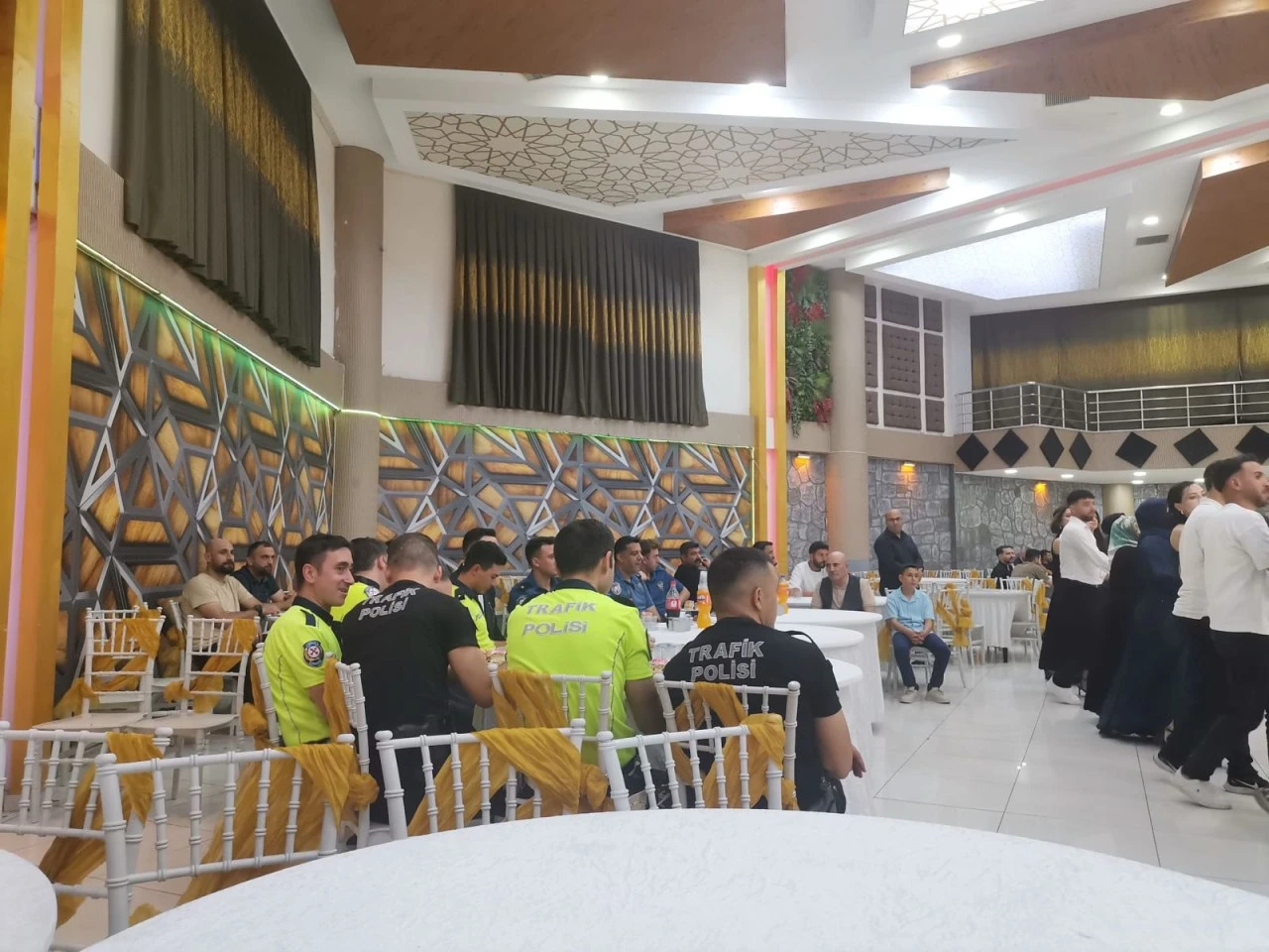 Siirt'te Polis &Ccedil;ifte Meslektaşlarından S&uuml;rpriz