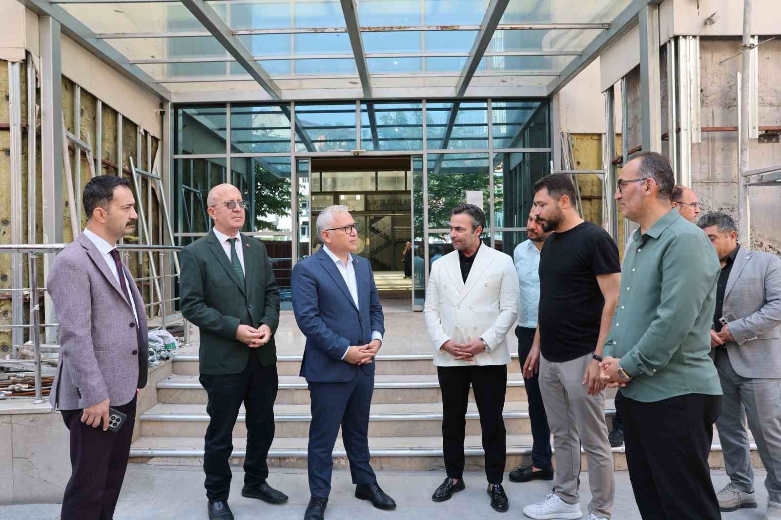Sivas&rsquo;ın en b&uuml;y&uuml;k k&uuml;t&uuml;phanesinde kapasite artırılıyor