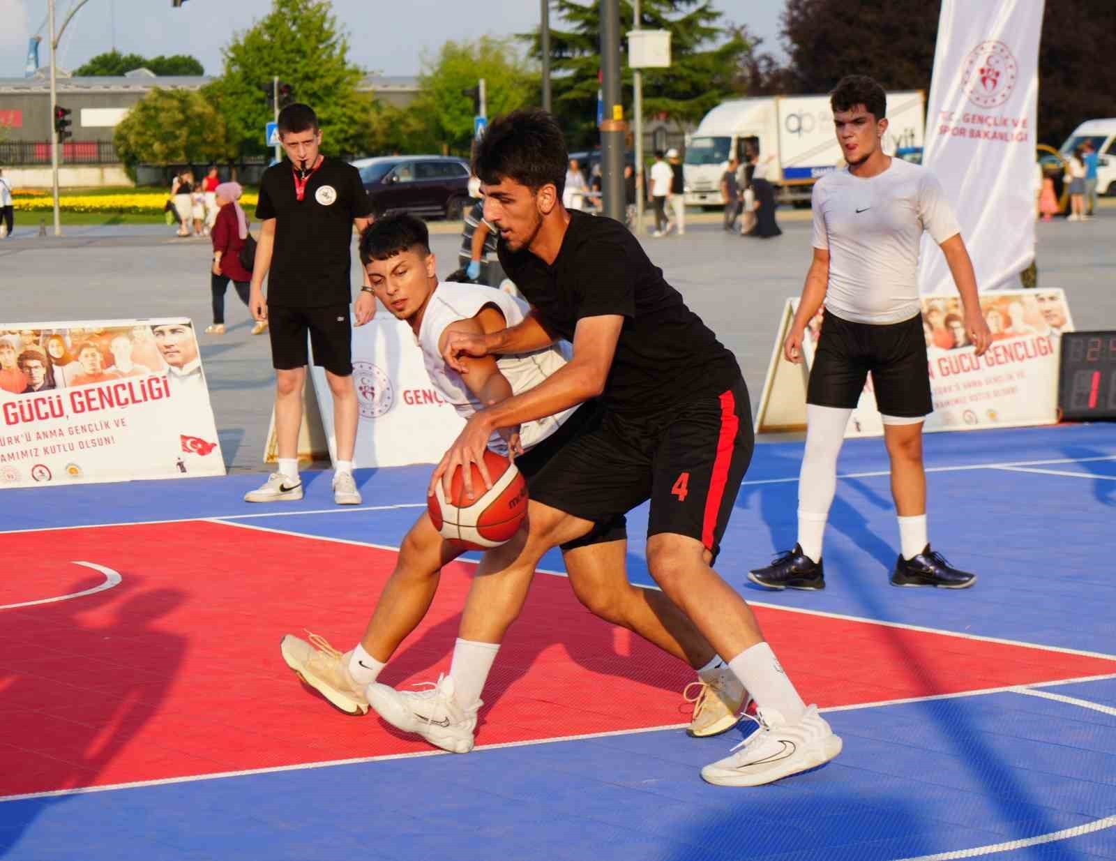 Sokak basketbolunun kalbi Samsun&rsquo;da atıyor
