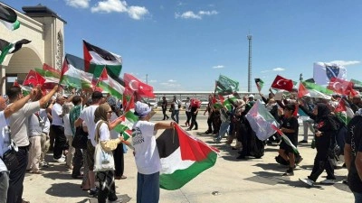 Srebrenitsa'dan yola &ccedil;ıkan 'Filistin Konvoyu' T&uuml;rkiye'de