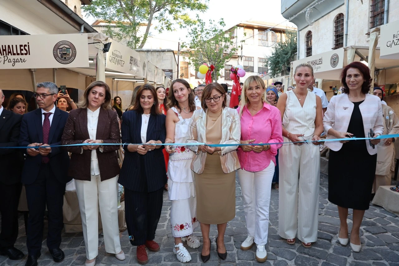 Tarihi Bey Mahallesi'nde Sanat ve K&uuml;lt&uuml;r D&ouml;nemi Başladı