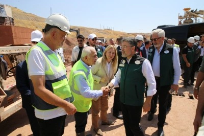 Tarım ve Orman Bakanı Yumaklı, Diyarbakır'da Silvan Projesi'nde incelemelerde bulundu: