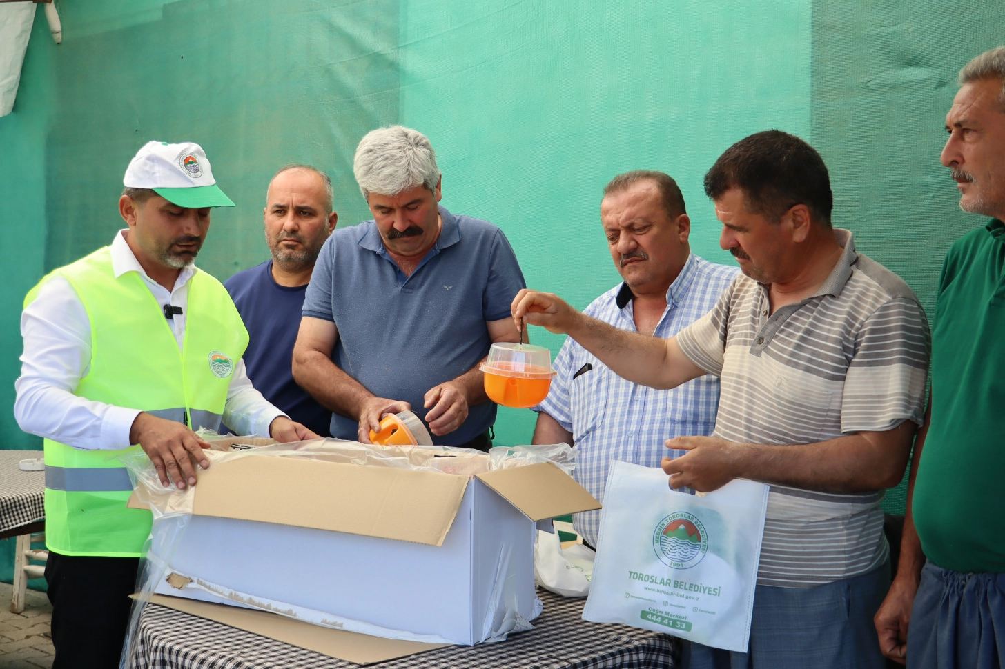 Toroslar Belediyesinin Tohum Desteği İlk Hasadını Verdi