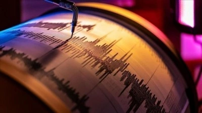 &Uuml;lke beşik gibi sallandı! Deprem alarmı!