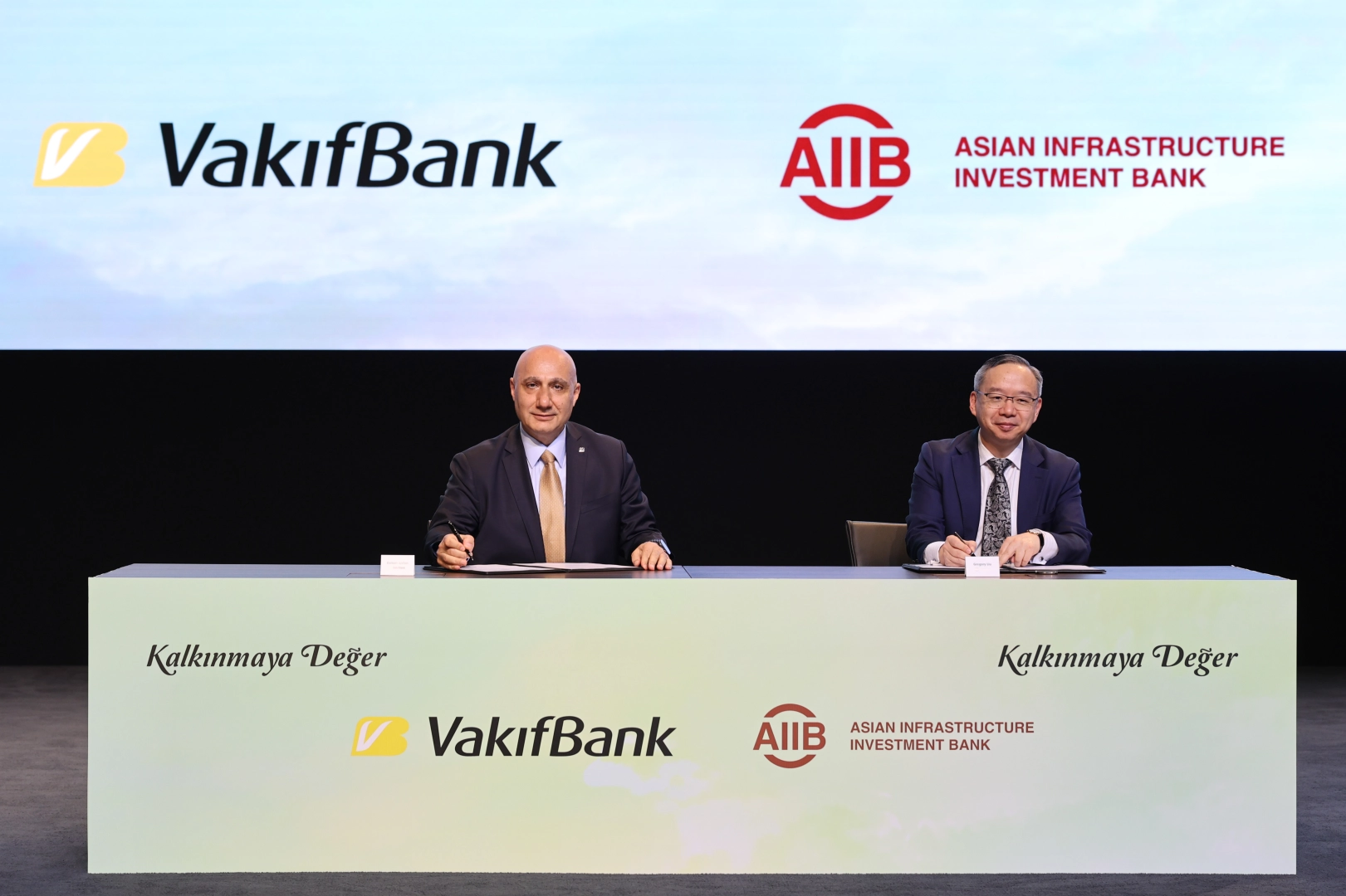 Vakıfbank&rsquo;tan Deprem B&ouml;lgesi ve Yeşil D&ouml;n&uuml;ş&uuml;m İ&ccedil;in 300 Milyon Dolarlık Finansman&nbsp;